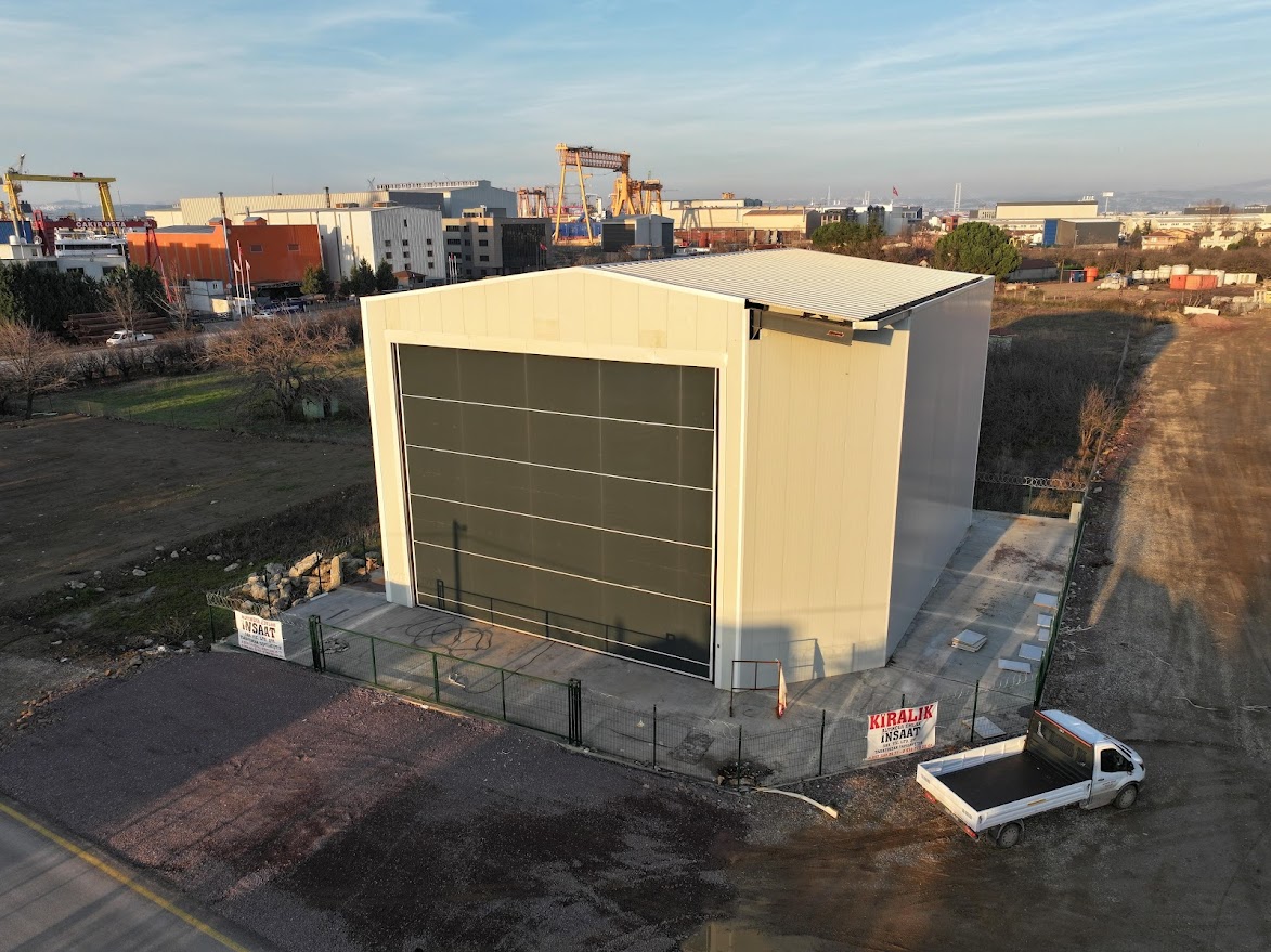 Geniş Açıklıklı Çelik Hangar